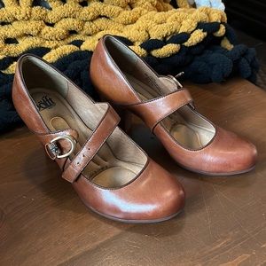 Söfft brown heels
